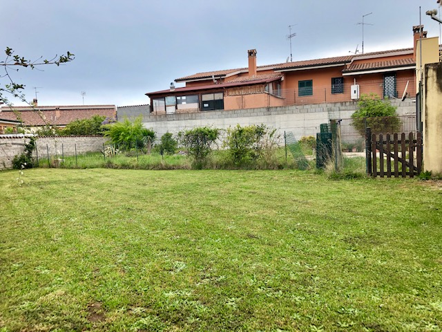Appartamento con ampio giardino privato