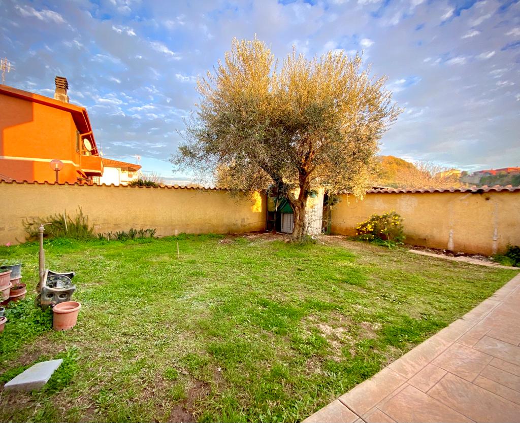ARDEA - BANDITELLA Appartamento bilocale con giardino e posto auto