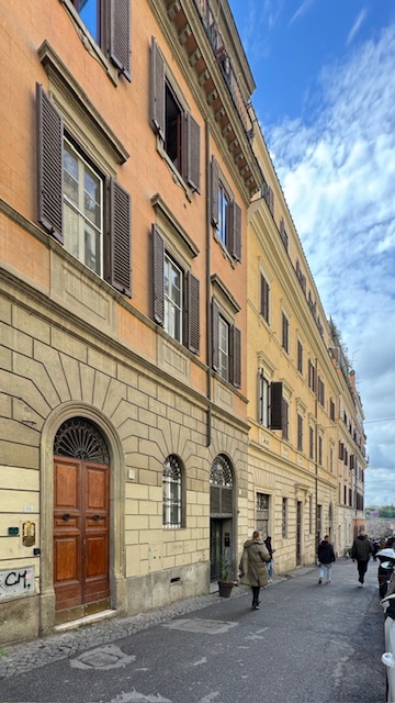 BILOCALE ZONA MONTI