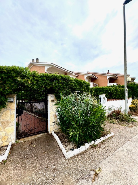 VILLINO A SCHIERA A TORVAJANICA