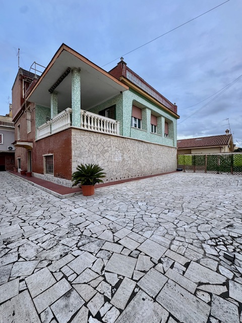 VILLA A TORVAJANICA