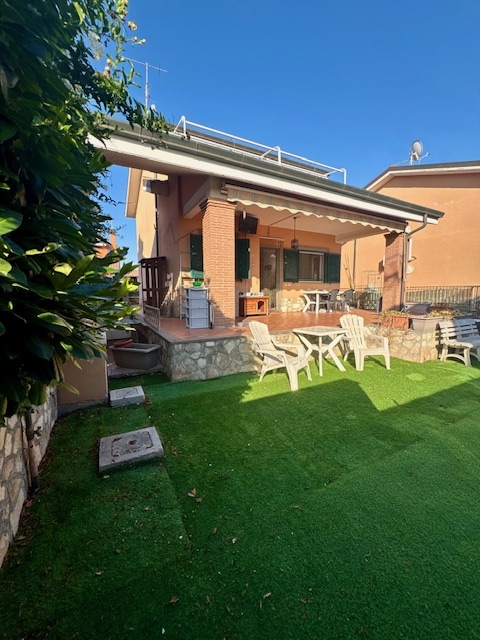 VILLA UNIFAMILIARE A NUOVA FLORIDA